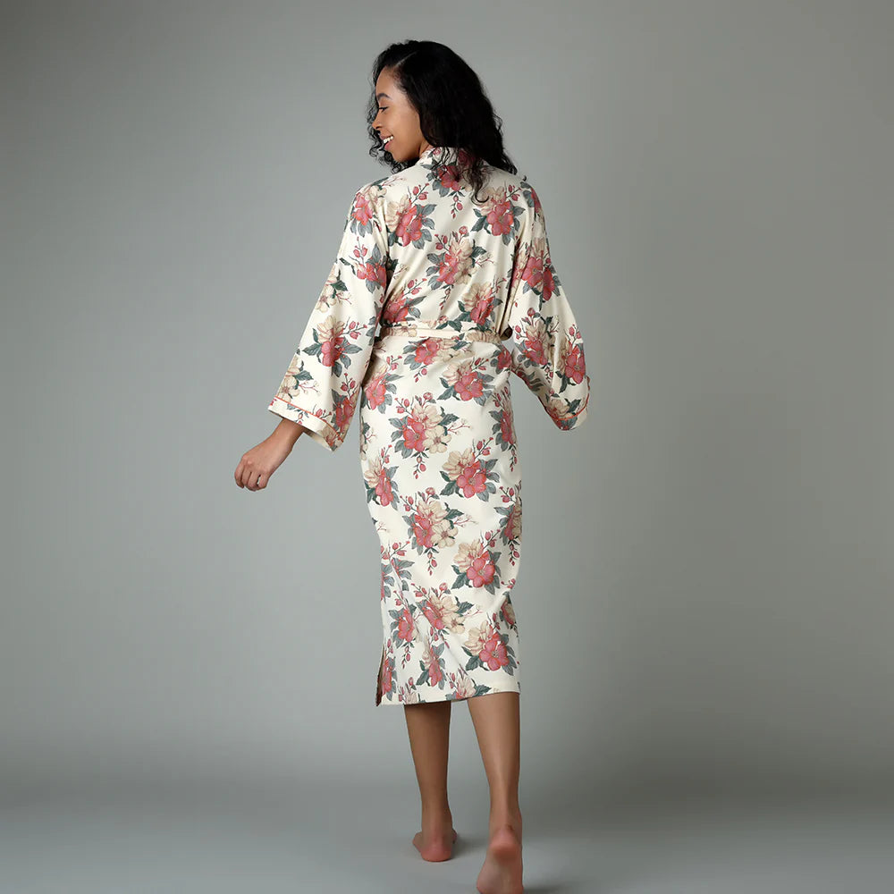 Robe de détente à motifs floraux