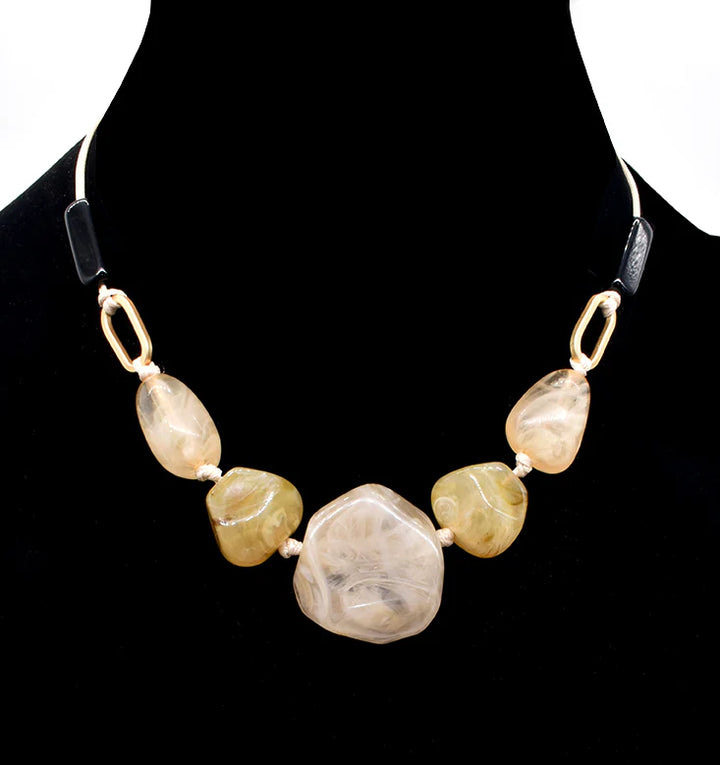 Collier ajustable abstrait en pierre et verre