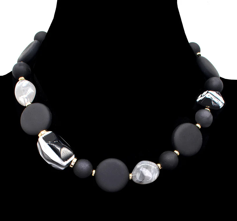 Collier cordon perles résine effet verre – Brun ou noir
