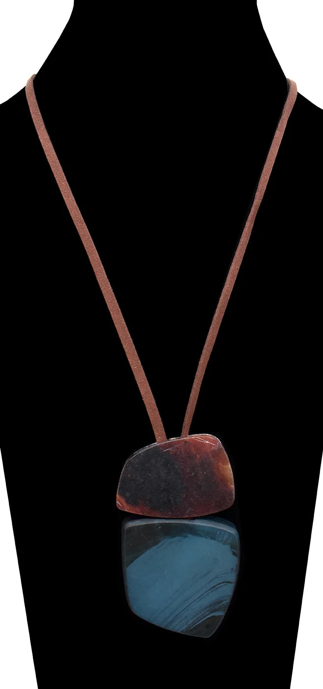 Collier pendant abstrait - Composé de pièces géométriques