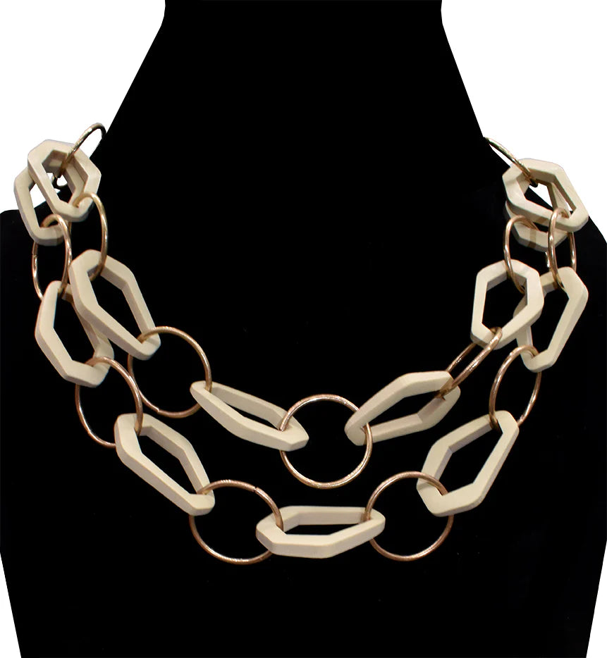 Collier à maillons en bois et métal – Style géométrique