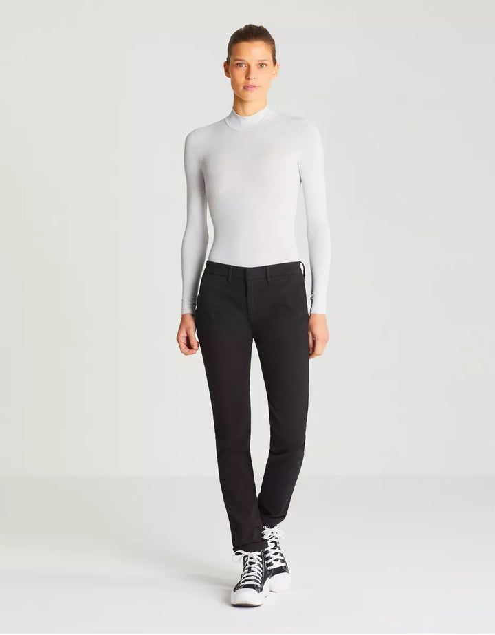 Pantalon ajusté et avantageux