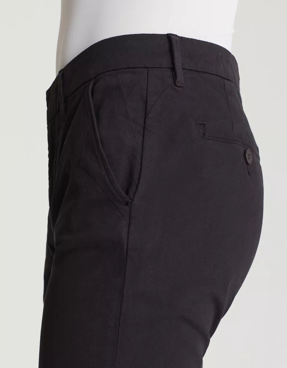 Pantalon ajusté et avantageux