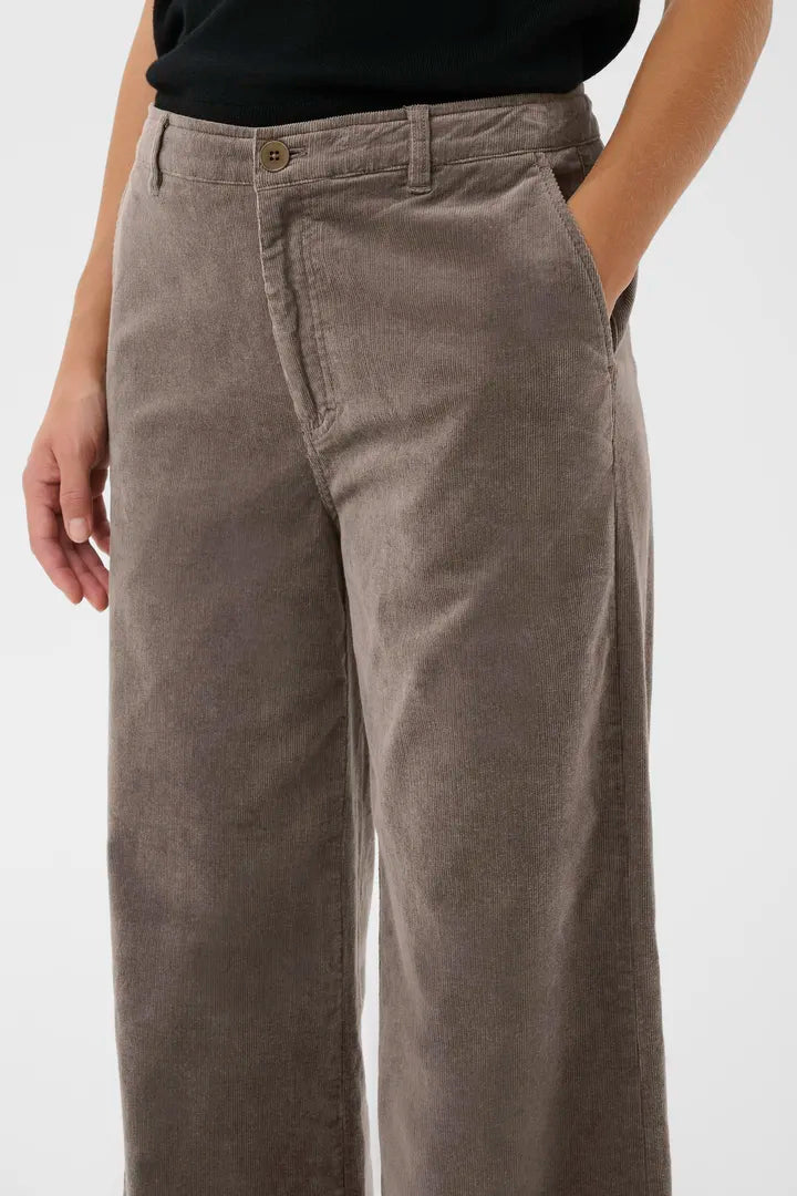 Pantalon en velours côtelé Ninnen
