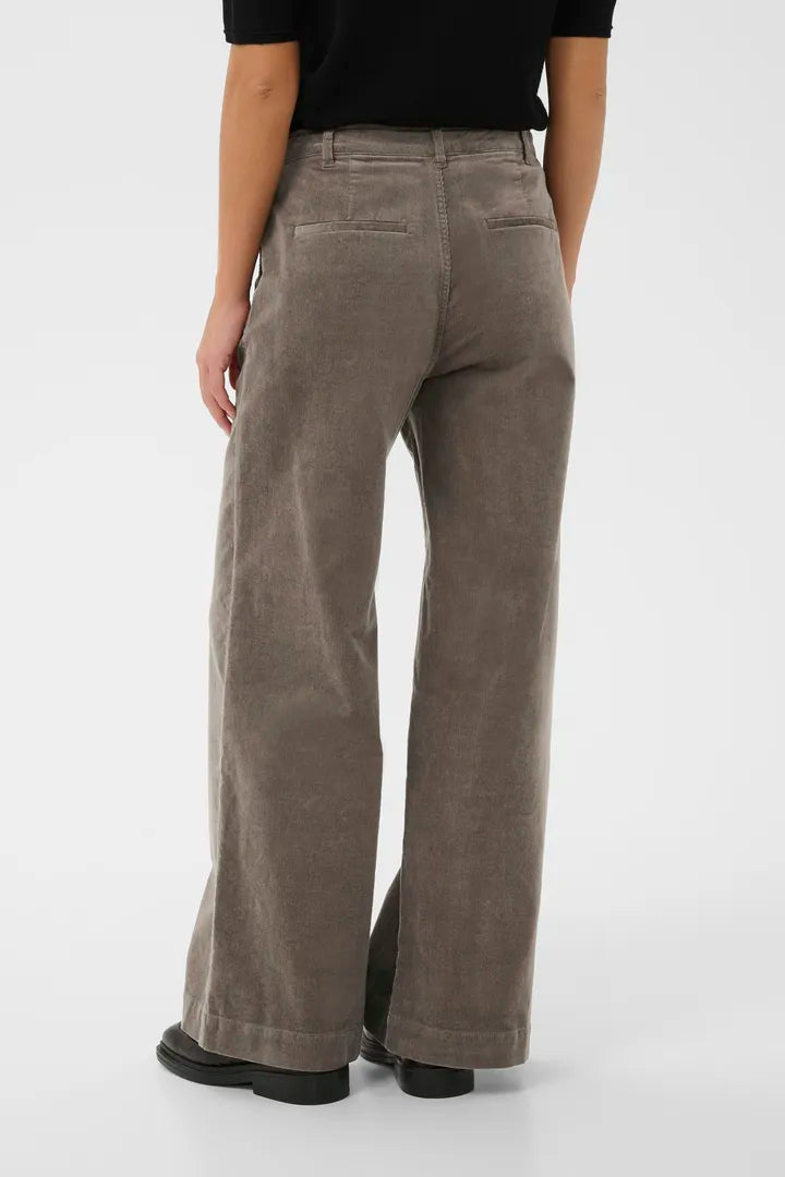 Pantalon en velours côtelé Ninnen