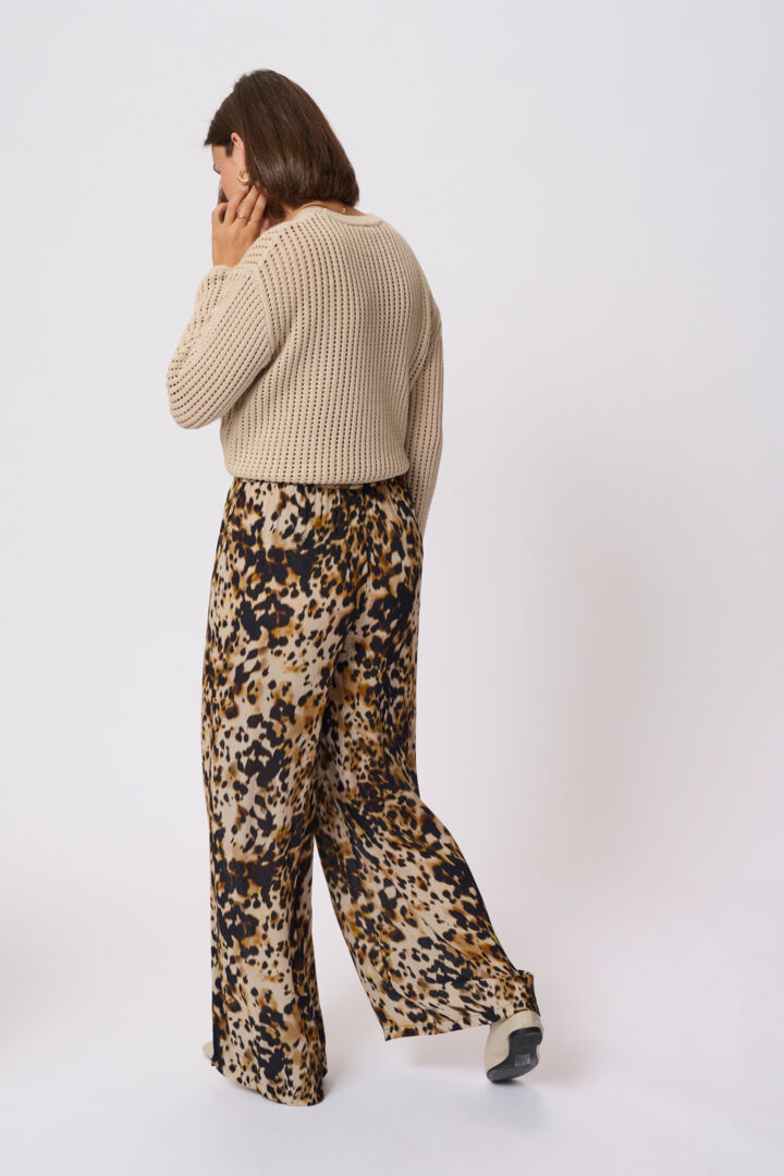 Pantalon facile à enfiler, à l’imprimé léopard audacieux Thora