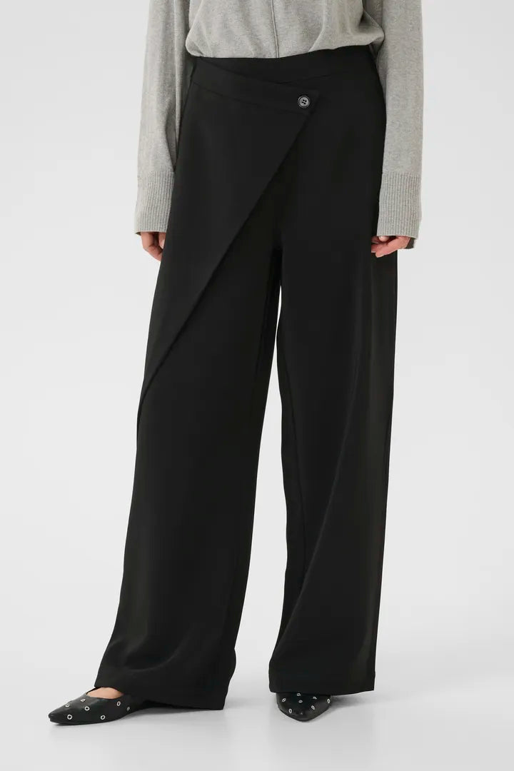Pantalon original avec attache en diagonale Bina