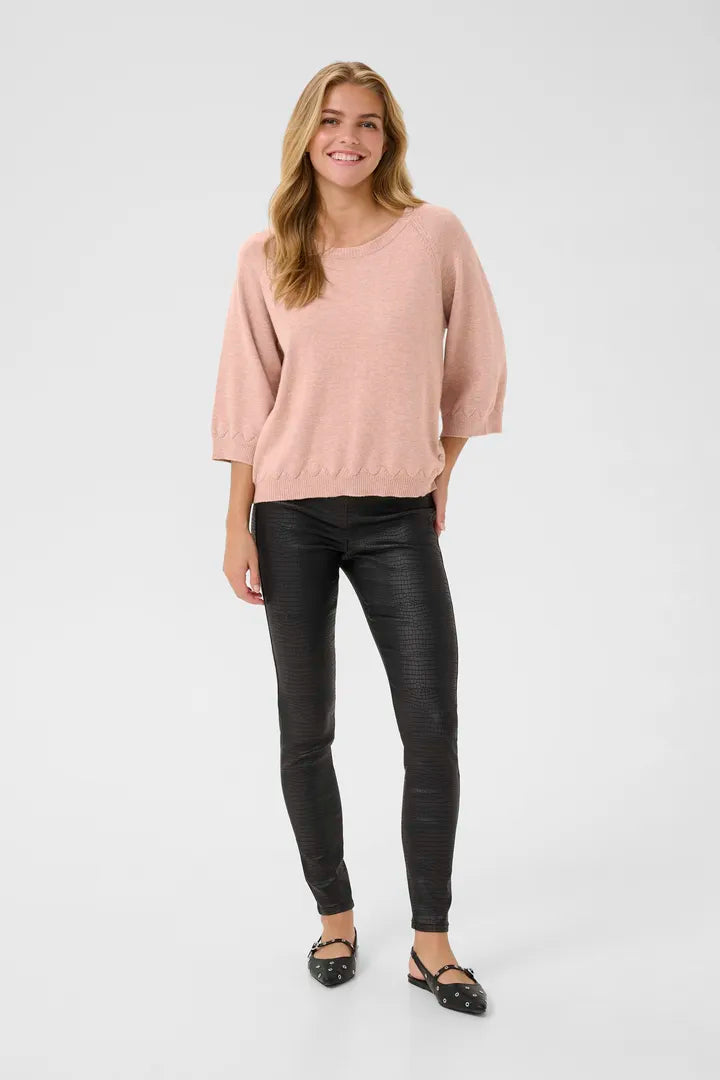 Pull avec détails en v et manches 3/4 Dela