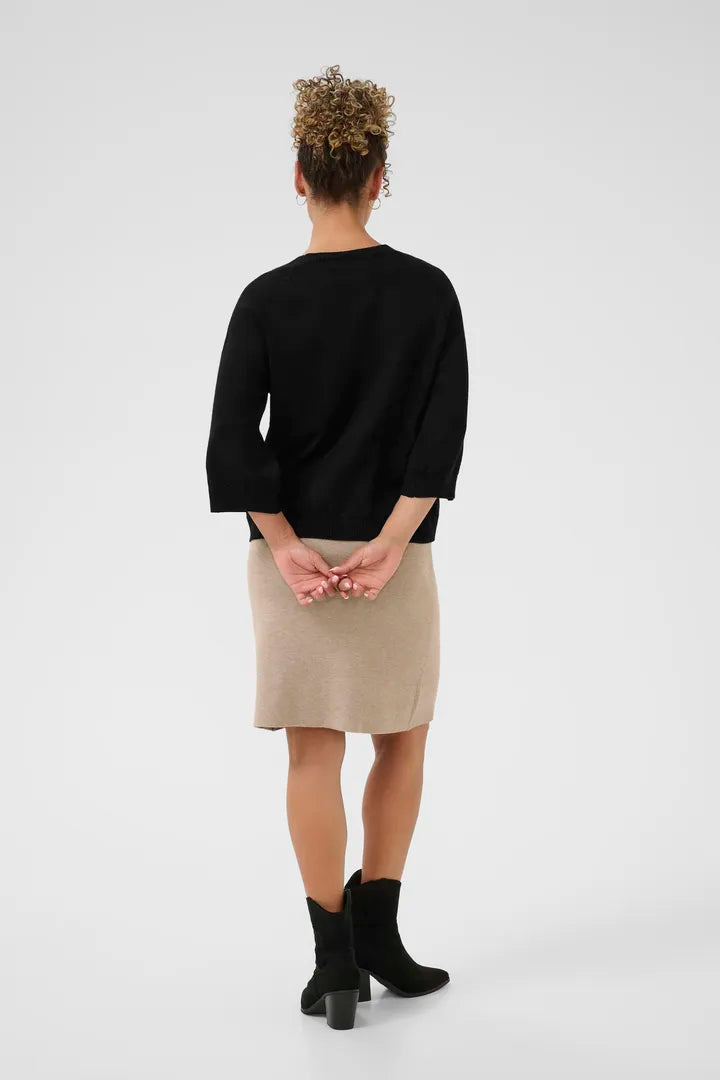 Pull avec détails en v et manches 3/4 Dela