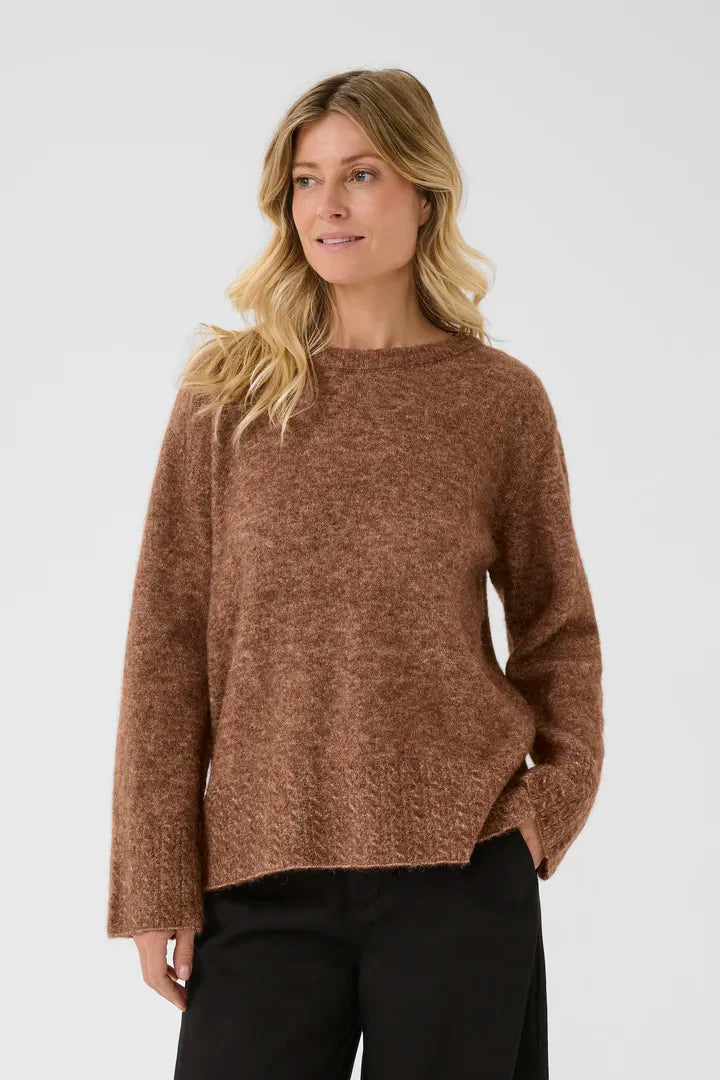 Pull confectionné dans un mélange des tissus les plus doux Blues