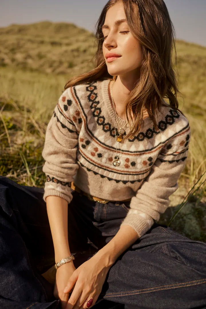 Pull d’inspiration artisanale Cherrie