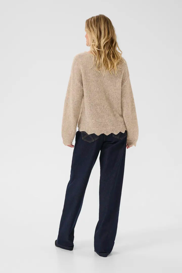 Pull original avec finitions angulaires en v Niso