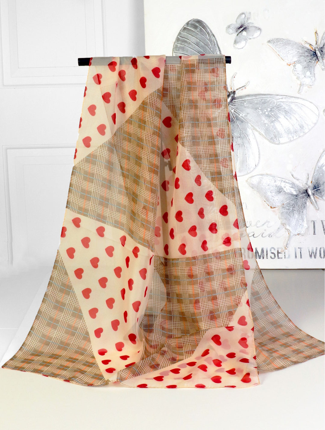 Foulard en chiffon à motifs cœurs et carreaux*