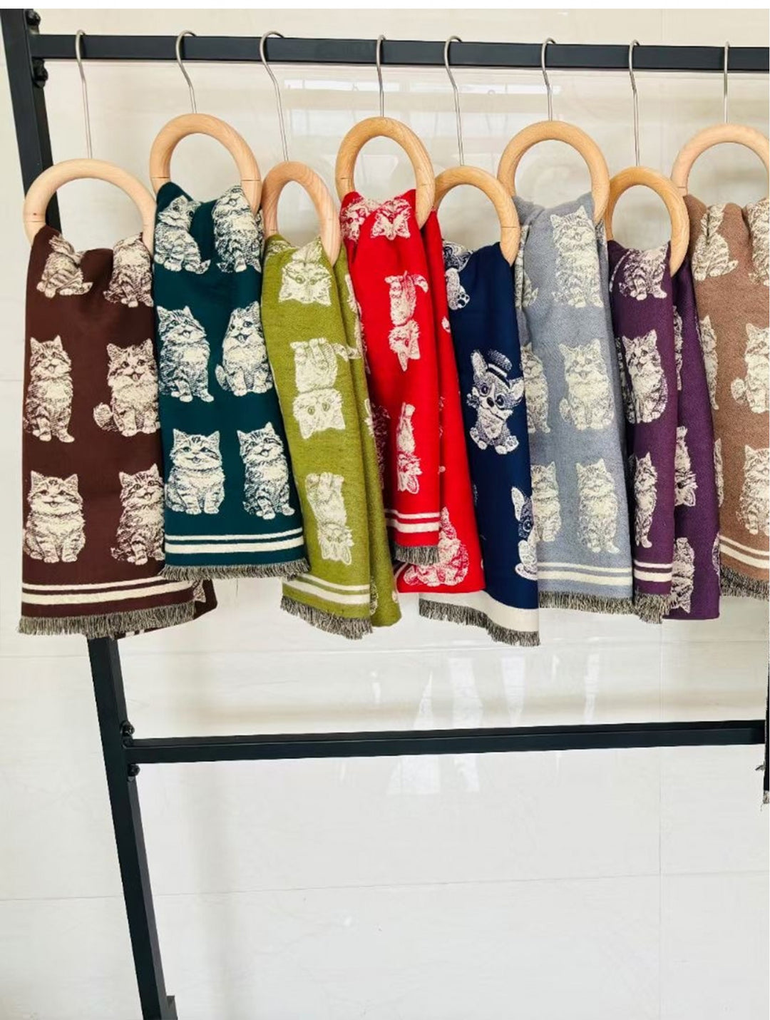 Foulard effet cachemire à motif chat