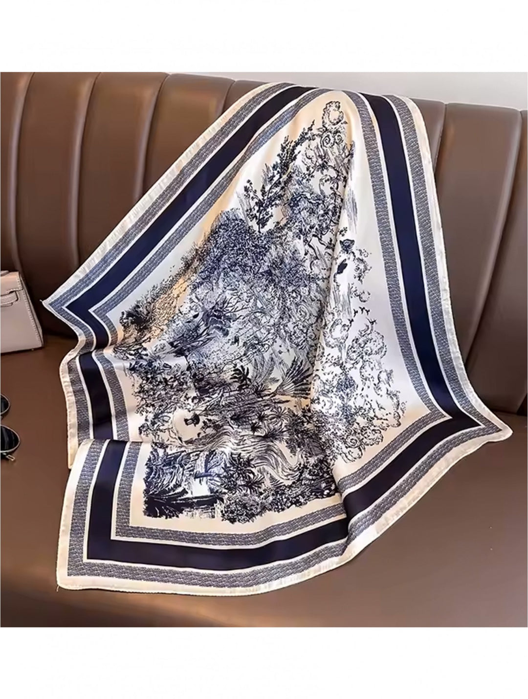 Écharpe à motifs floraux variés – Toucher soyeux