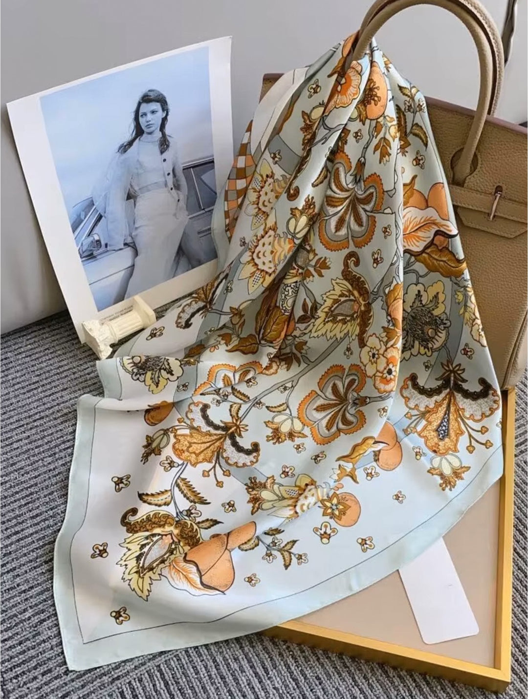 Écharpe à motifs floraux variés – Toucher soyeux