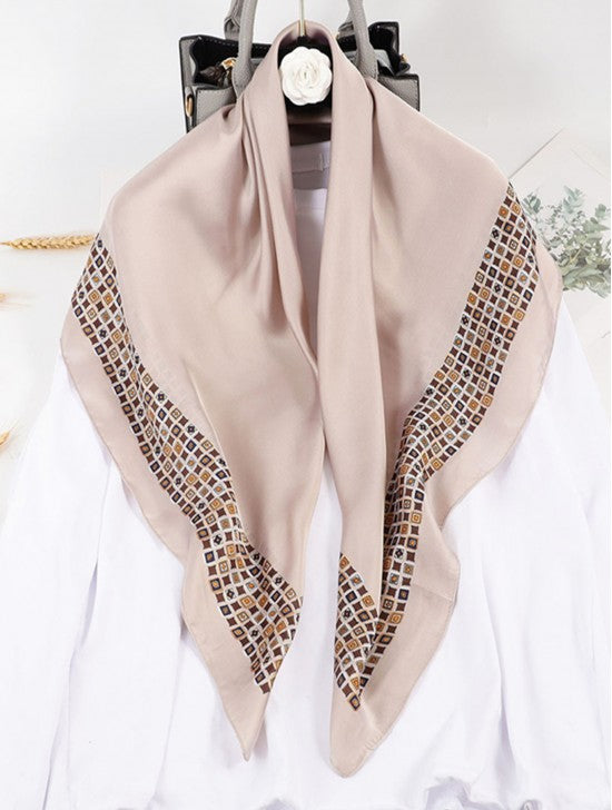 Écharpe à motifs floraux variés – Toucher soyeux