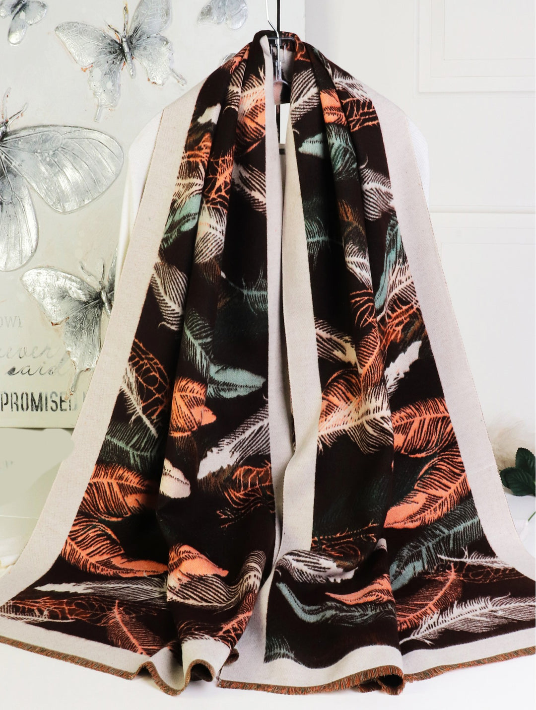 Écharpe réversible à motif plume