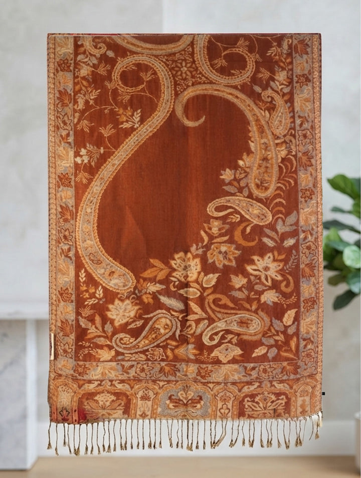 Grand foulard étole à motifs - Accessoire pratique