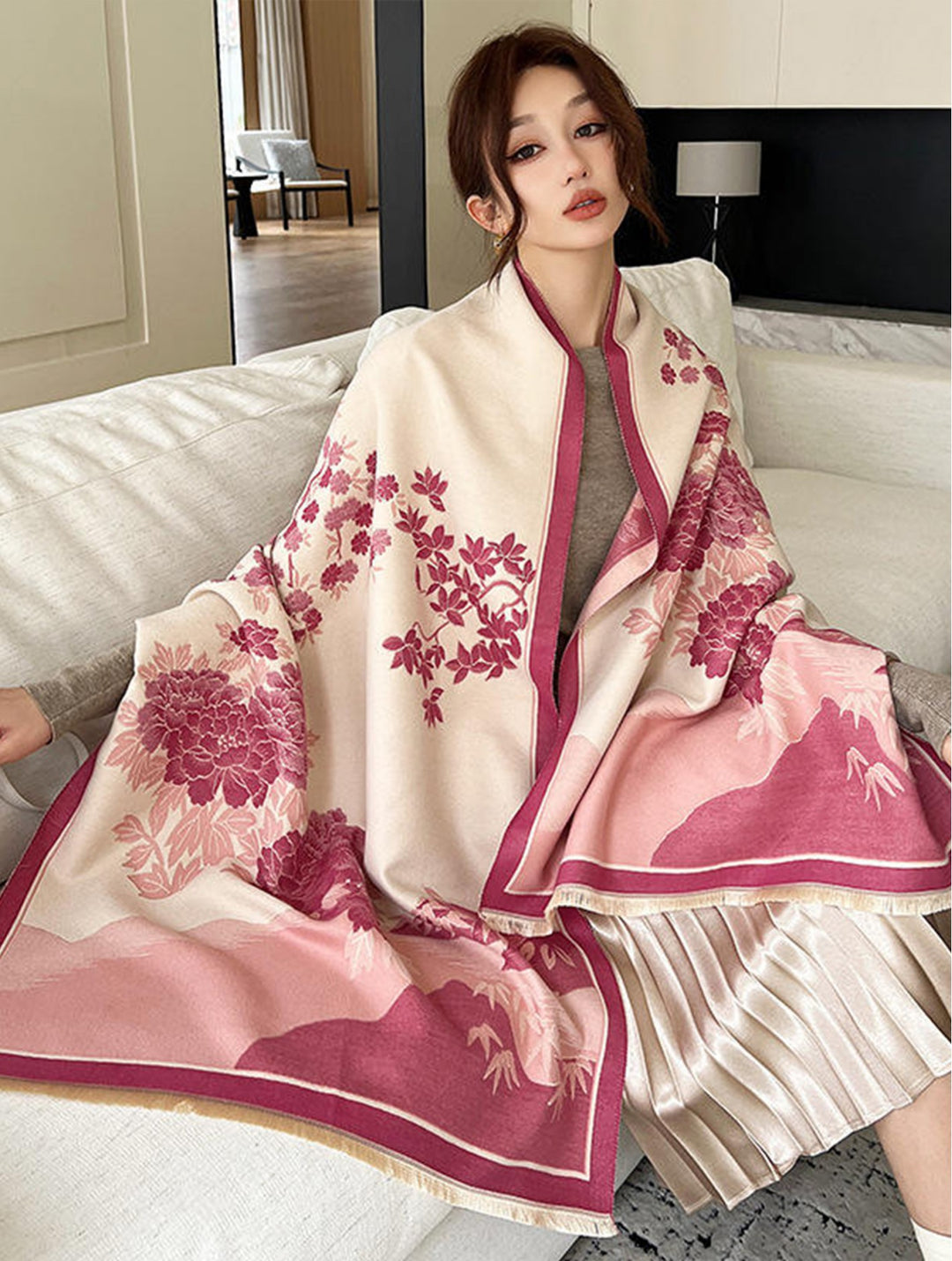Grand foulard à motifs - Accessoire polyvalent