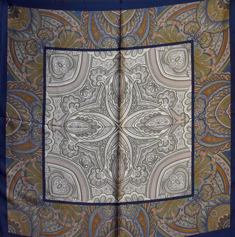 Foulard carré motif mandala - Écharpe au toucher soie