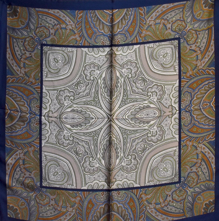 Foulard carré motif mandala - Écharpe au toucher soie