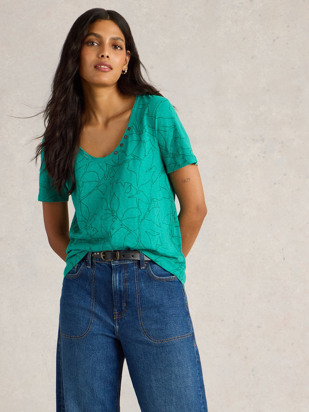 T-shirt avec un col rond et des boutons Nadia