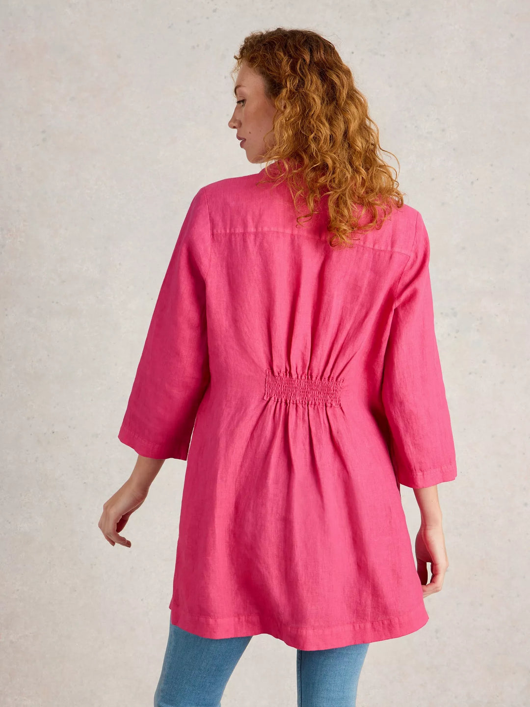 Tunique en lin cintrée au niveau du bassin Blake