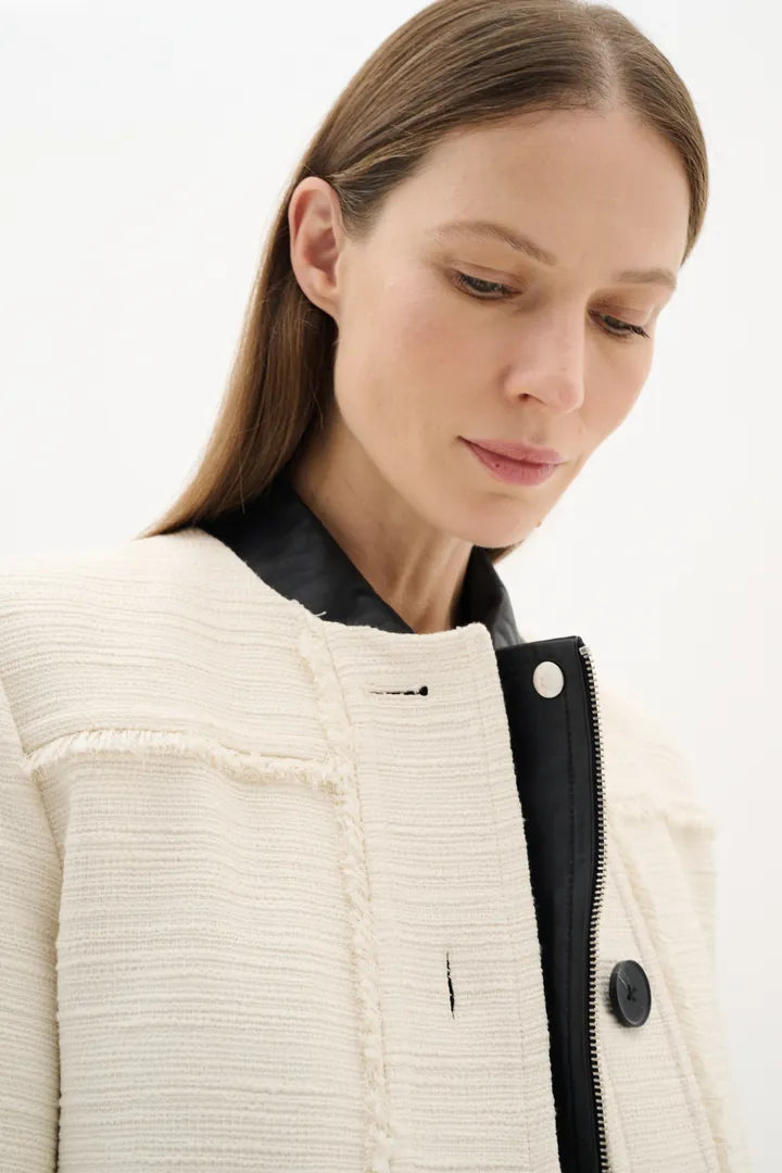 Veste rétro aux accents couture Yutta