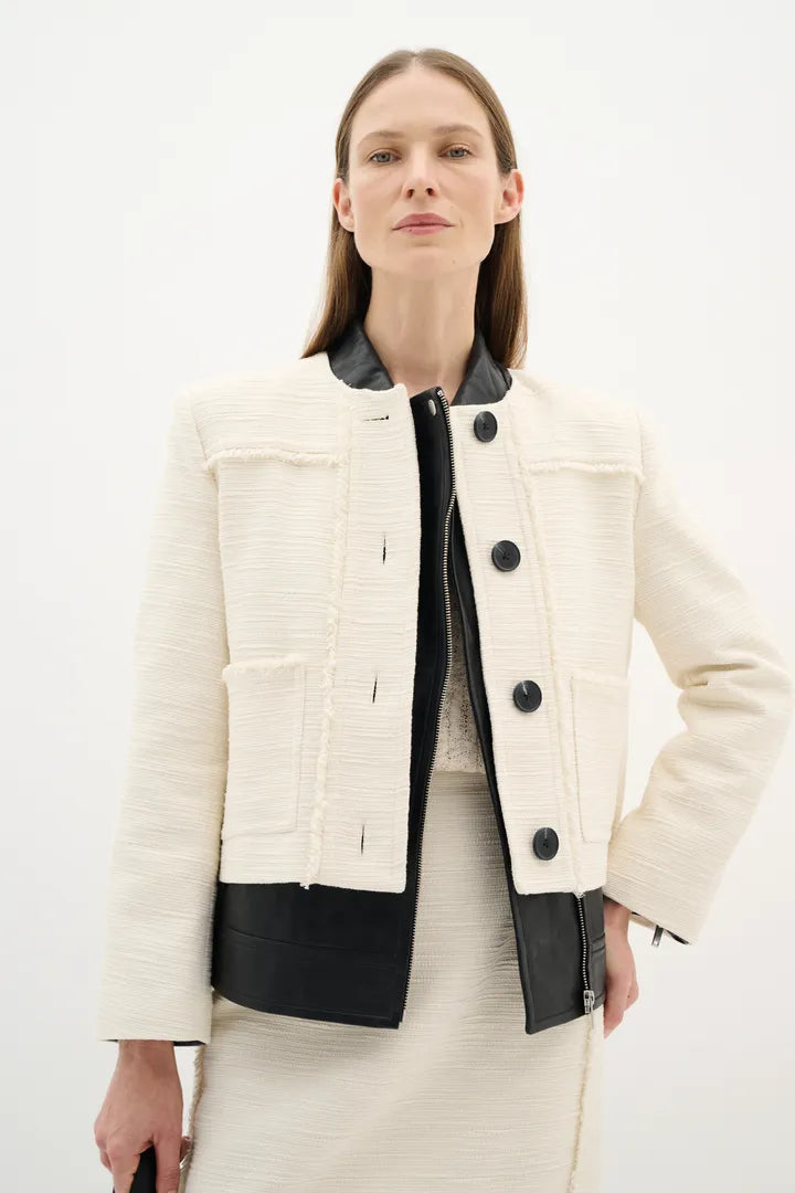 Veste rétro aux accents couture Yutta