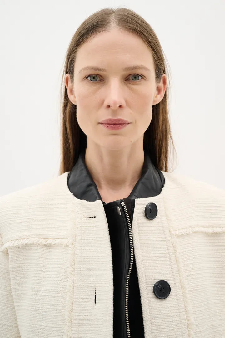 Veste rétro aux accents couture Yutta