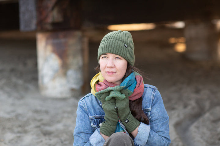 Écharpe en laine d’agneau avec franges contrastées