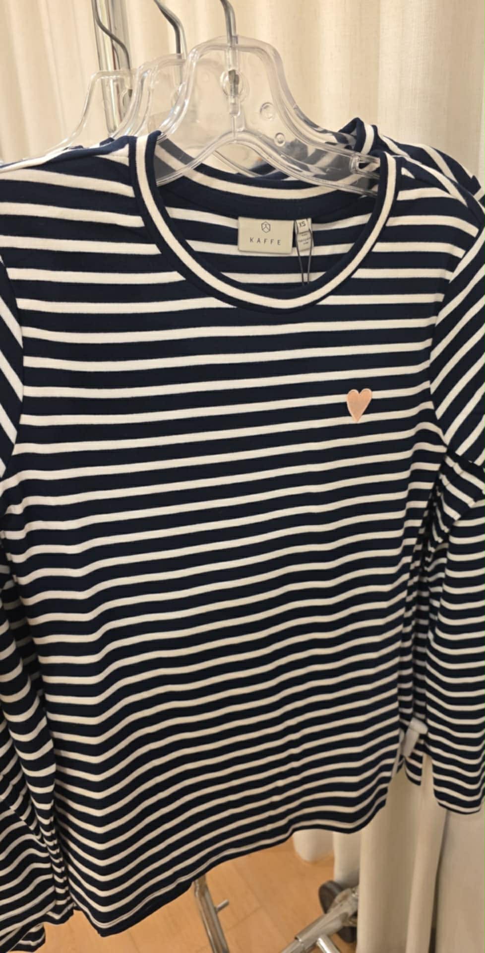 Pull à rayures et broderie de coeur Liddy