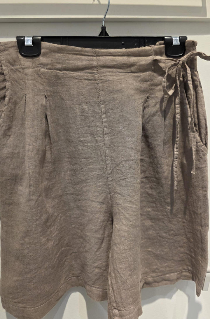 Short en lin à taille nouée – Modèle ajustable