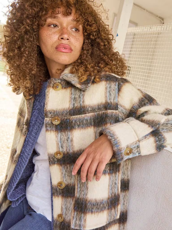 Veste à carreaux moderne