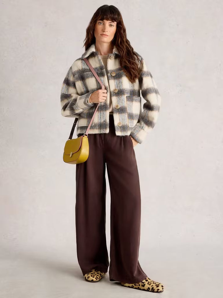 Veste à carreaux moderne