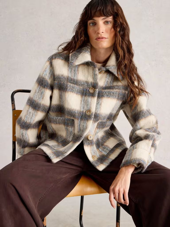 Veste à carreaux moderne