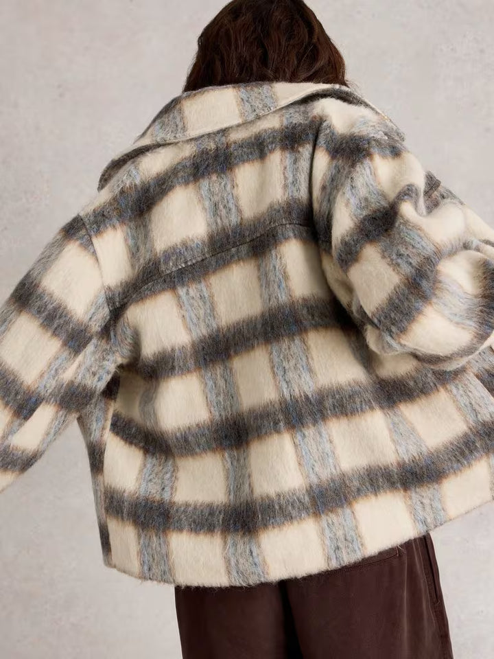 Veste à carreaux moderne