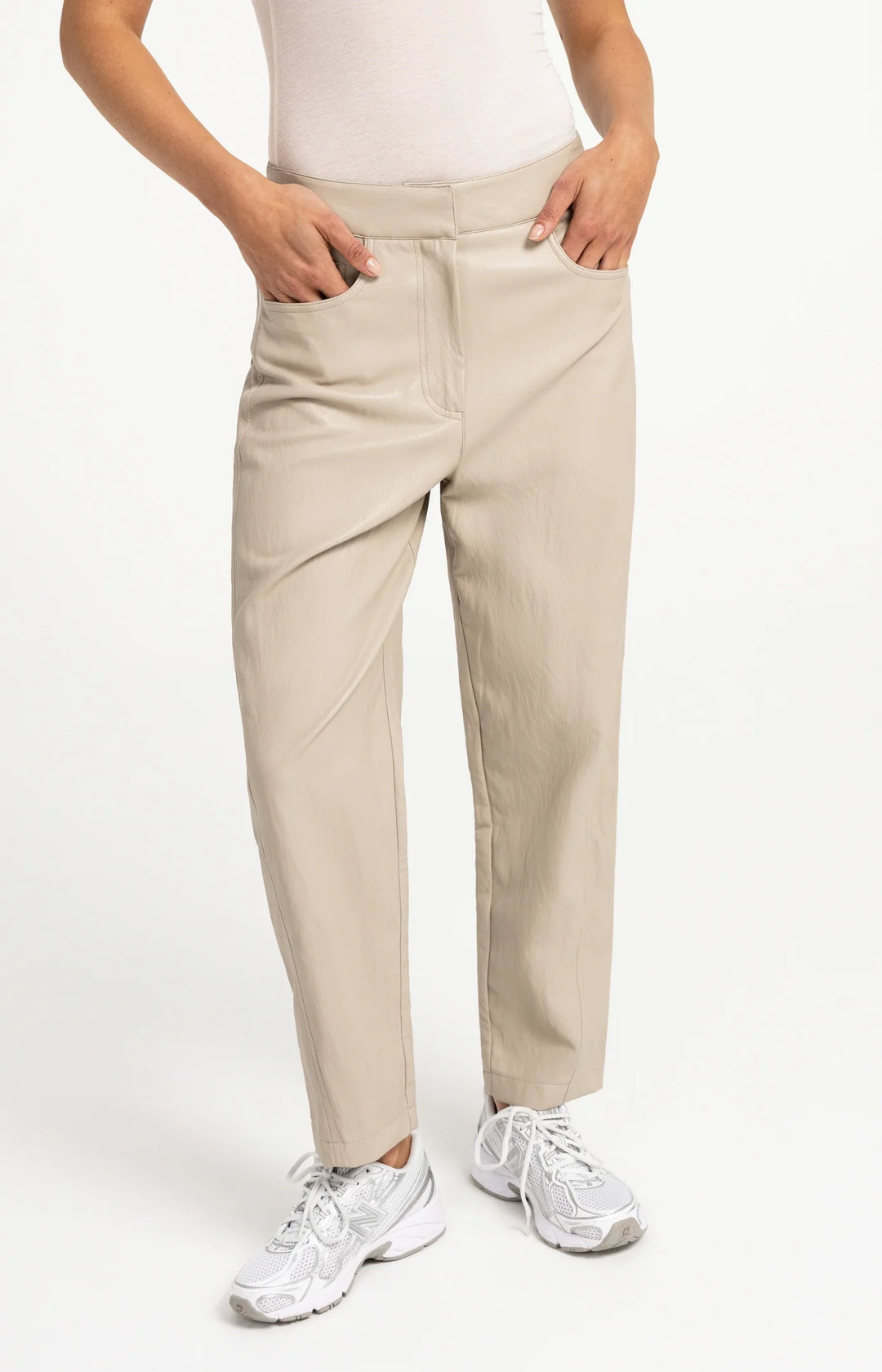 Pantalon en simili cuir avec détails de coutures - Taille mi-haute