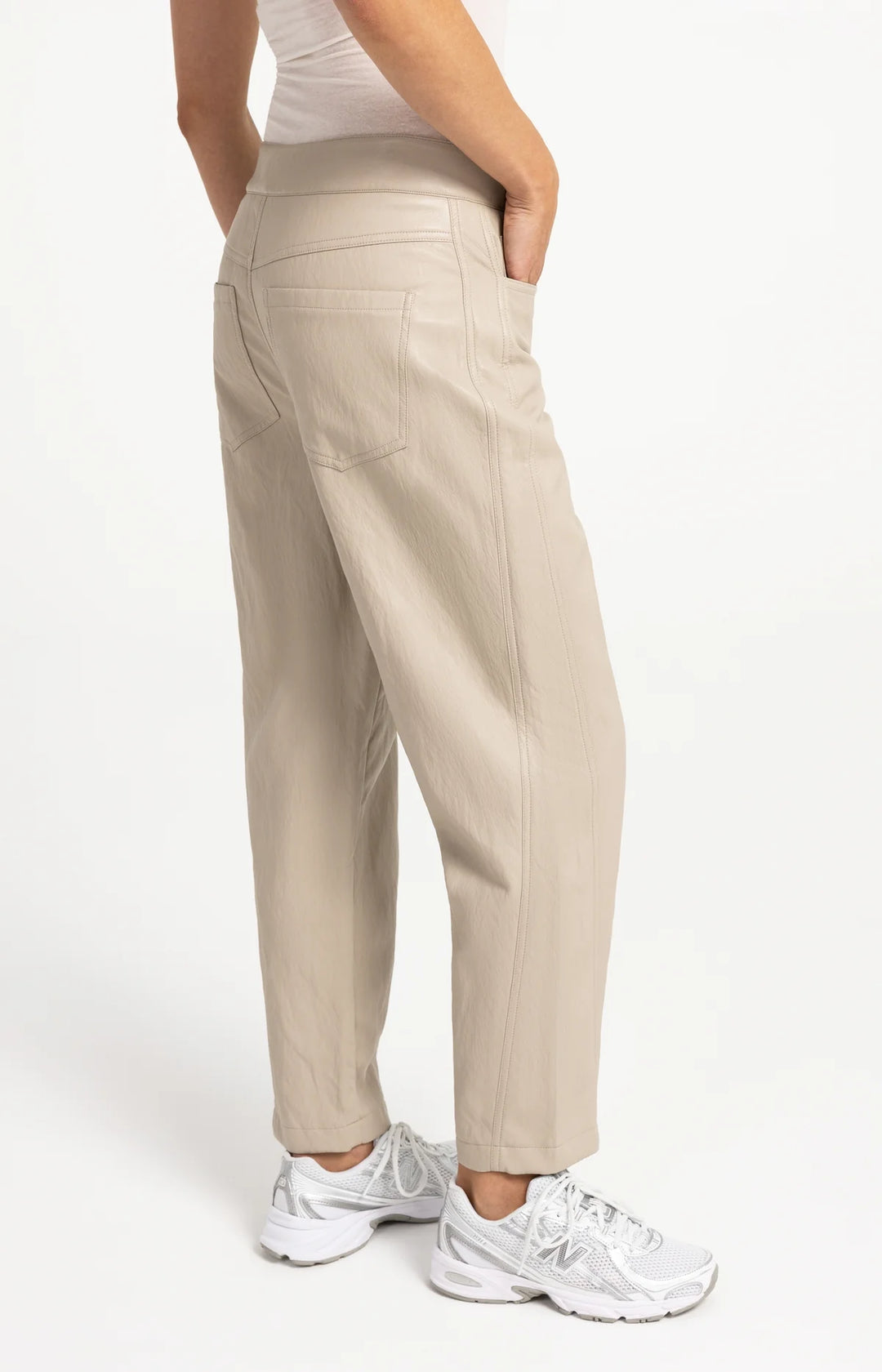 Pantalon en simili cuir avec détails de coutures - Taille mi-haute