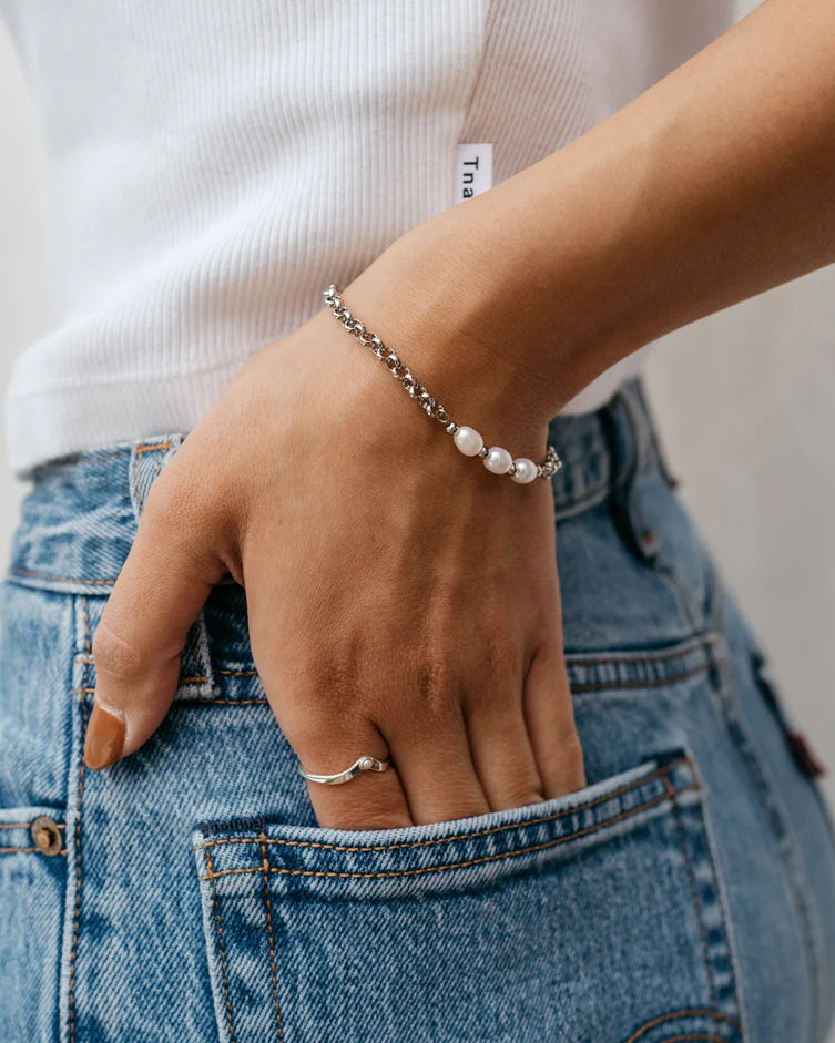 Bracelet délicat orné de trois perles d'eau douce Ivory - Chaîne acier inoxydable