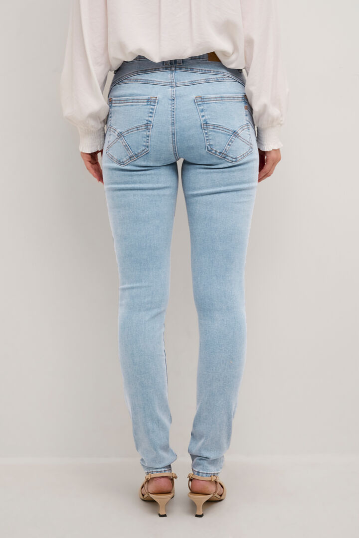 Jeans super pâle coupe "skinny"