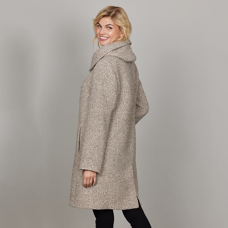 Manteau col haut en laine bouclée