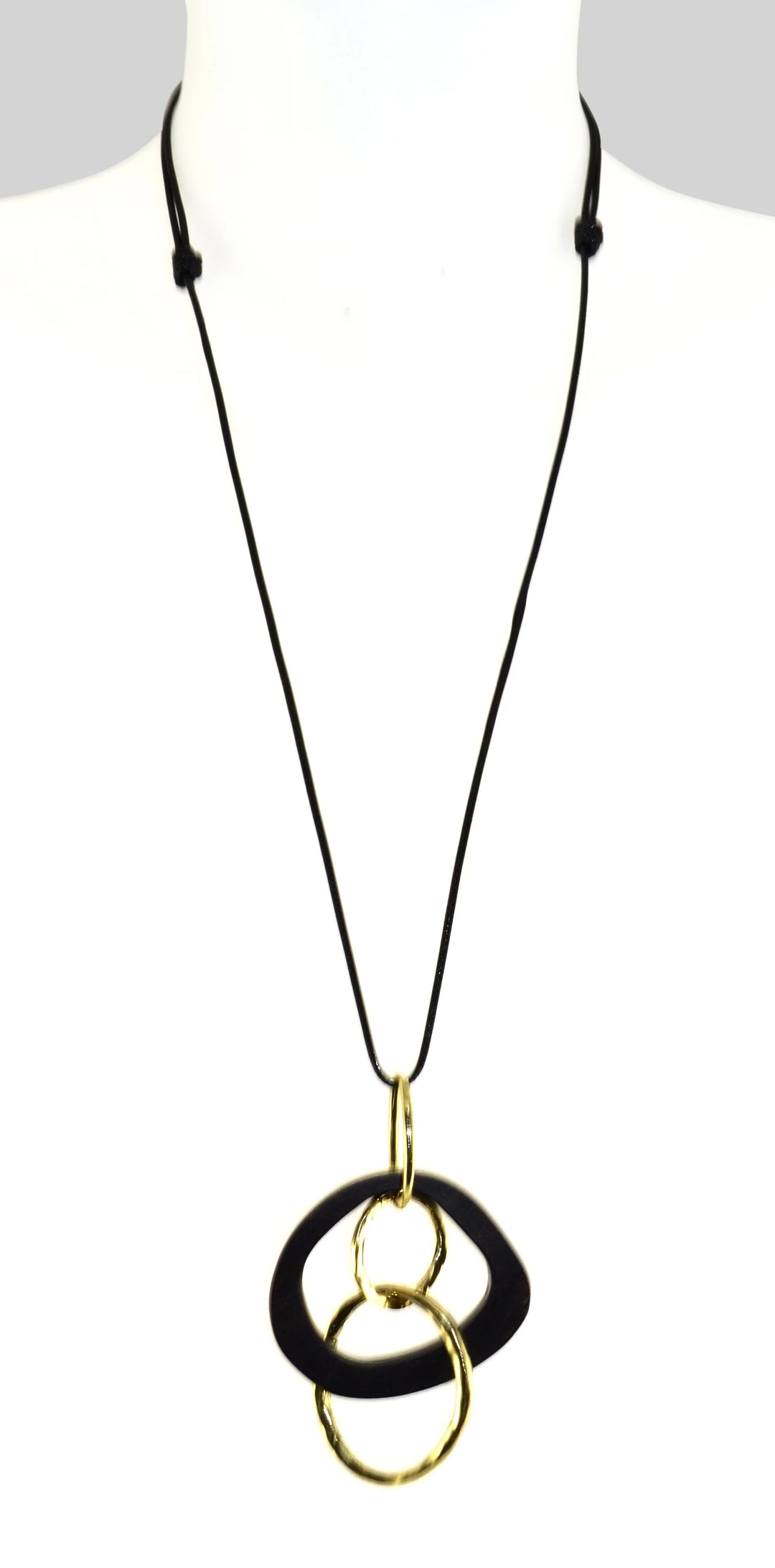 Collier pendentif anneaux bois d'acajou et métal doré - Sautoir ajustable