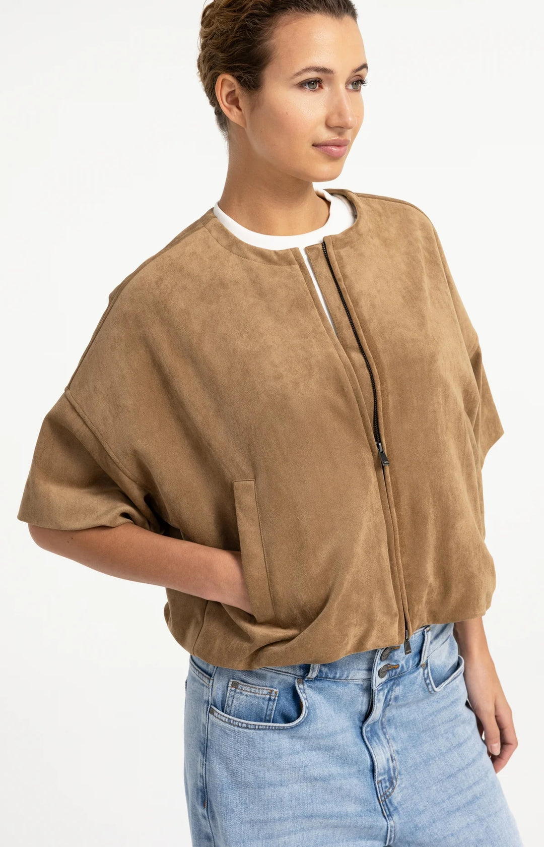 Veste en suédine à manches courtes  - Oversize au style moderne et texturé