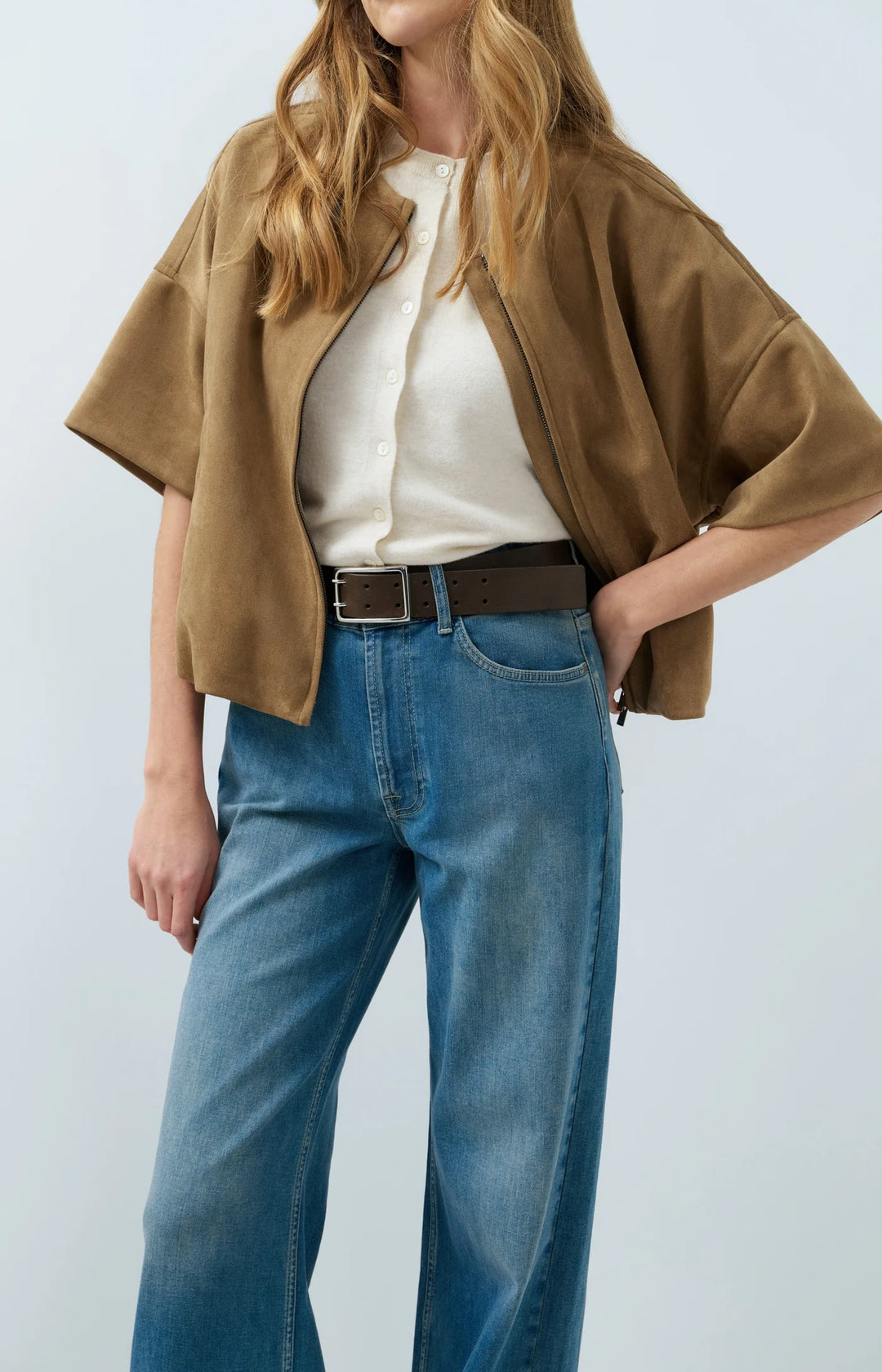 Veste en suédine à manches courtes  - Oversize au style moderne et texturé