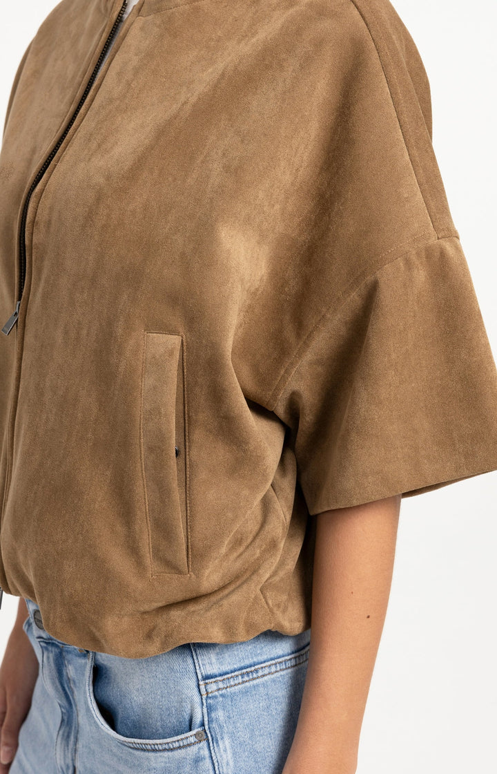 Veste en suédine à manches courtes  - Oversize au style moderne et texturé