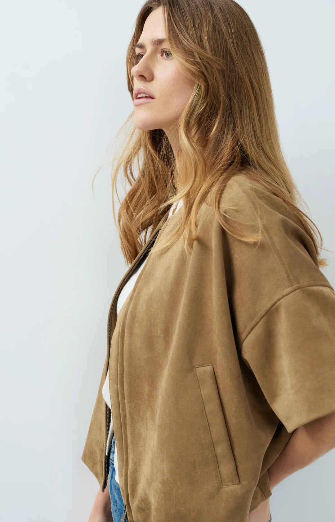 Veste en suédine à manches courtes  - Oversize au style moderne et texturé