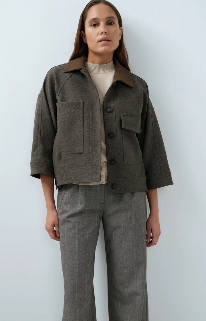 Veste courte oversize à col contrastant - En mélange de laine