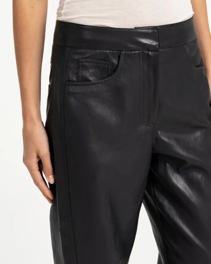 Pantalon en simili cuir avec détails de coutures - Taille mi-haute
